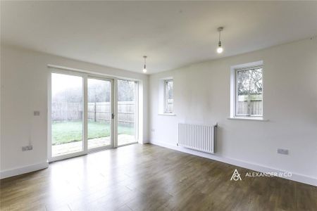 5 bedroom detached house to rent - Photo 3