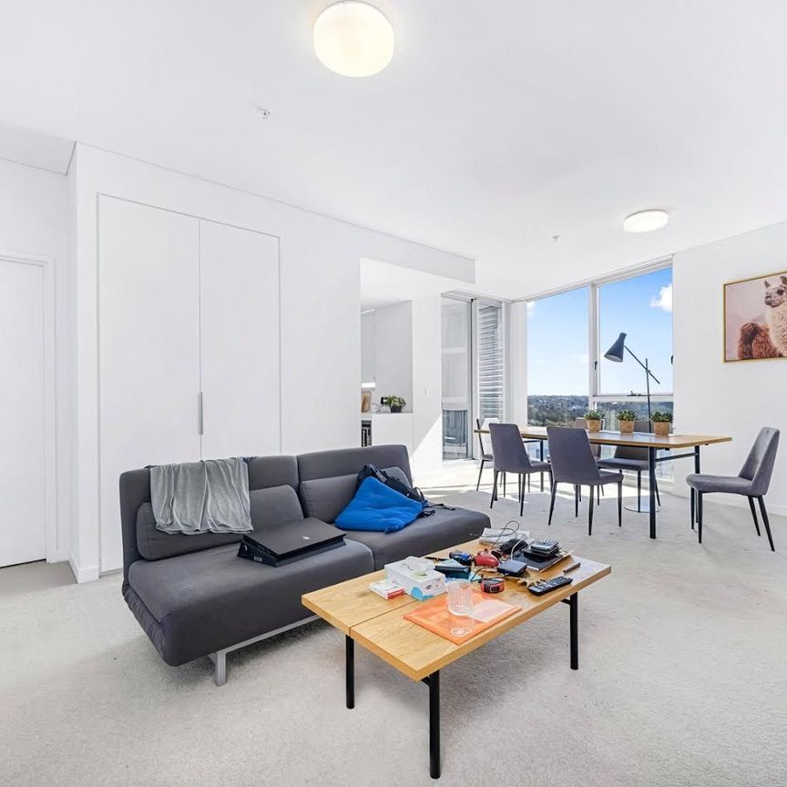 Stunning Two Bedroom Apartment - Partly Furnished - Photo 1