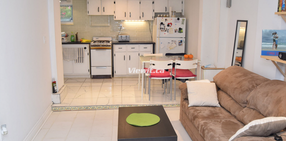 2 Bedroom Semi-detached at Bloor-Christie - Photo 2