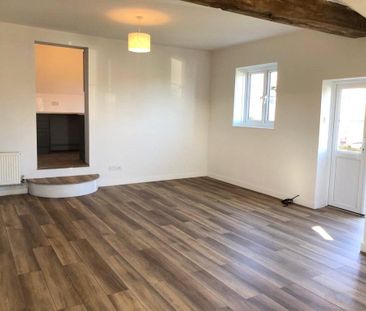 2 bedroom semi-detached house to rent - Photo 2