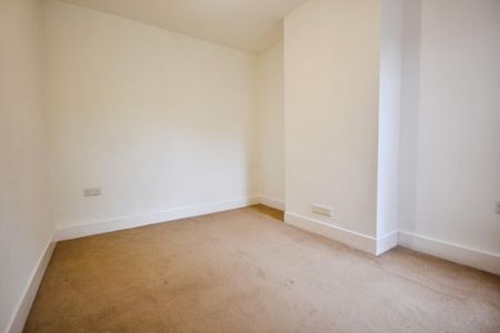 3 bedroom House To Let - Photo 3