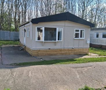 2 Bed Mobile Home, Caravan Site, NG2 - Photo 3