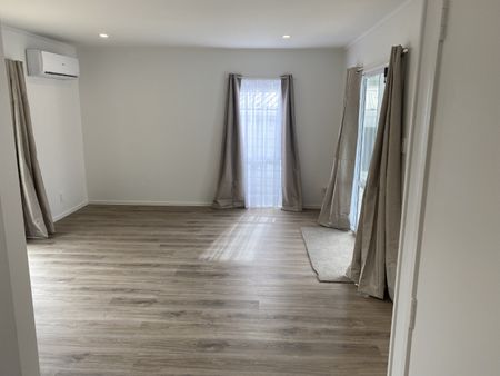 Weymouth - 3 Bedroom Home With Spacious Section - Photo 4