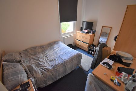 7 Bed End Terrace, Addington Road, RG1 - Photo 3