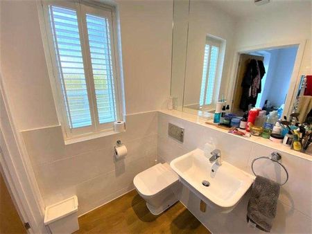 Woking, GU22 - Photo 4