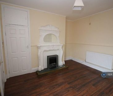 3 bedroom end of terrace house to rent - Photo 1