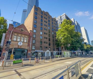 Furnished Inner-City Living in the Heart of Melbourne's CBD - Photo 3