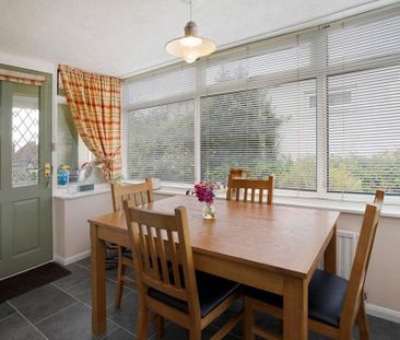 2 bedroom detached bungalow to rent - Photo 2