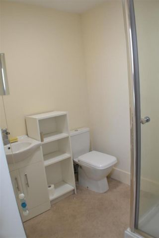 1 bedroom ground floor flat to rent - Photo 5