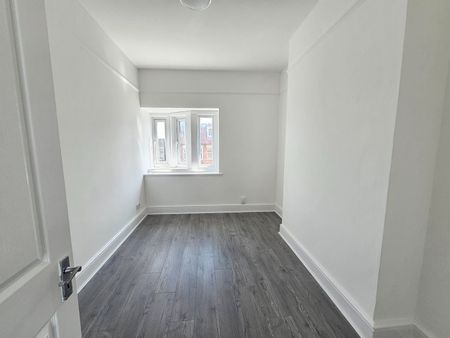 2 Bed Flat, Green Lanes, N13 - Photo 5
