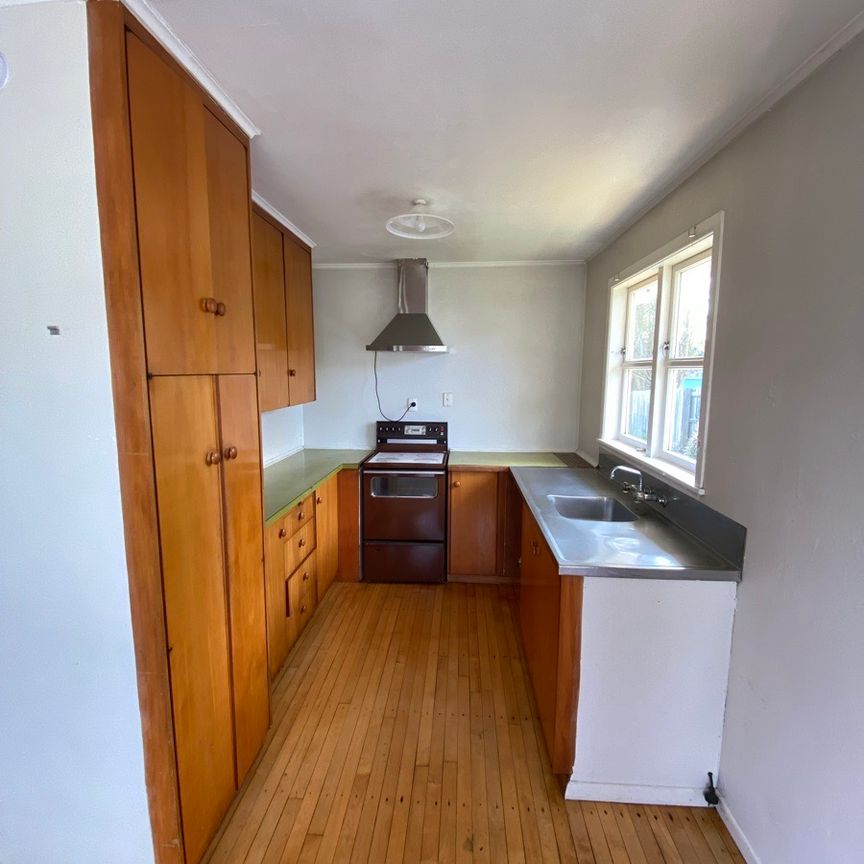 ALASTAIR AVENUE - Photo 1