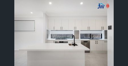 Stunning Brand New Family Home – Premium Quality & Spacious Design - Photo 5