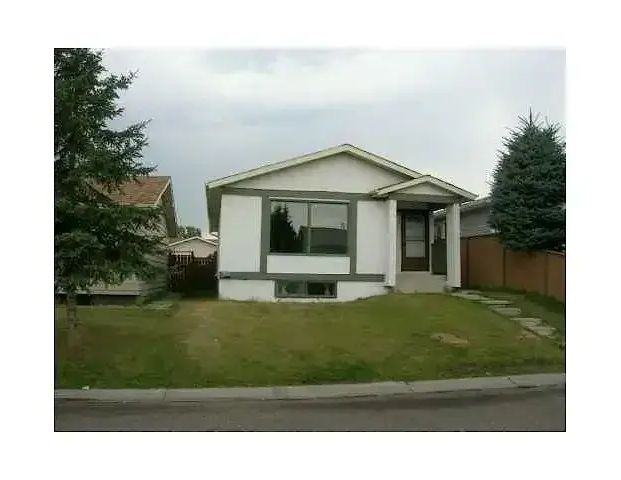 BUNGALOW WITH 2 SUITES | Calgary - Photo 1