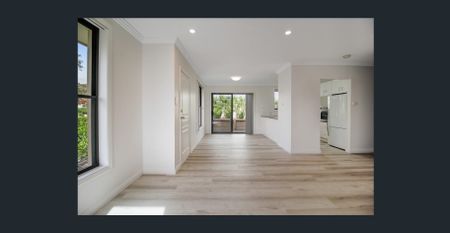 Stylish and Modern Villa - Photo 2