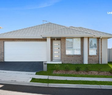 NEWLY BUILT, MODERN FAMILY HOME - Photo 4