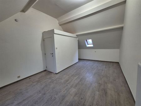 Interessant gelegen recent vernieuwde instapklare rijwoning met koer. - Foto 3