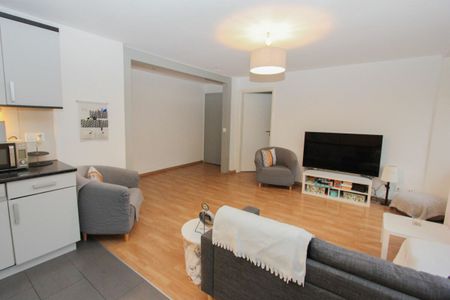 Bel appartement de 3.5 pièces situé au Quartier Neuf - Photo 3