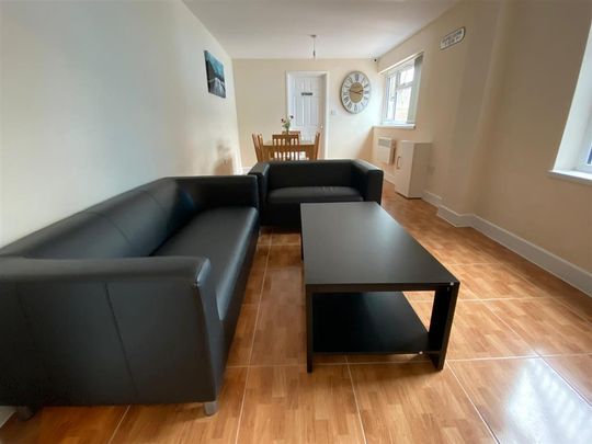 1 bedroom in a house share to rent - Photo 1