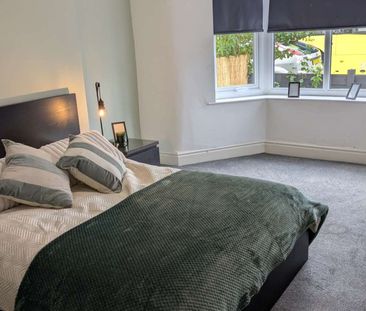 Newly Refurbished HMO! Room 4 - Photo 4