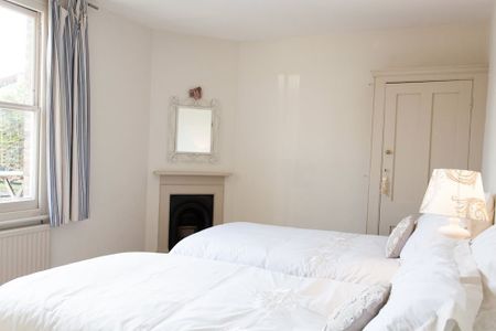 5 Bed Terraced House, Daleham Mews, NW3 - Photo 5