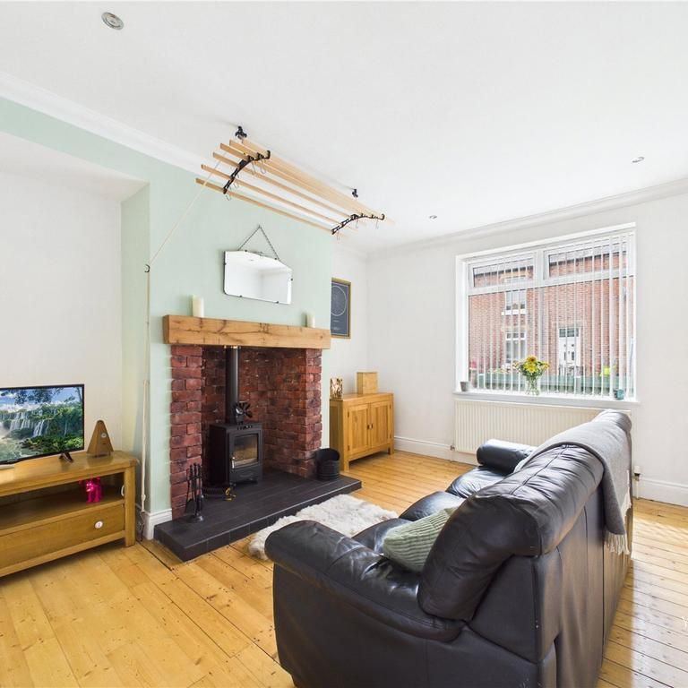 3 bedroom terraced house to rent - Photo 1