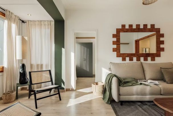 Carrer d'Aulèstia i Pijoan, Barcelona, Catalonia 08012 - Foto 1