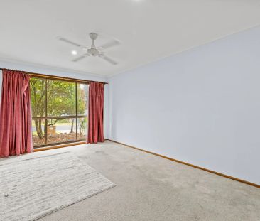 Charming Family Home in the Heart of Thurgoona - Photo 3