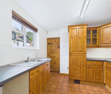 3 bedroom semi-detached house to rent - Photo 6
