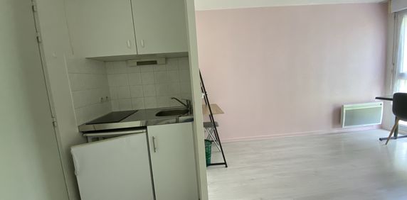 Location Appartement 1 pièce 20m² ANGERS 49000 - Photo 2