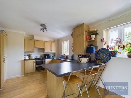 Wade Court, Hatherley - Photo 5