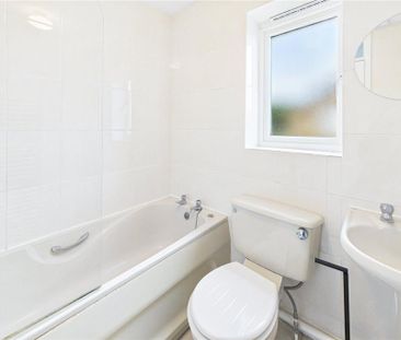 2 bedroom end of terrace house to rent - Photo 4