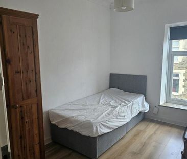 4 bedroom terraced house to rent - Photo 6