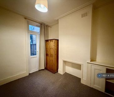 4 bedroom terraced house to rent - Photo 5