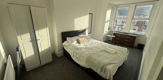 5 bedroom house to rent - Photo 2