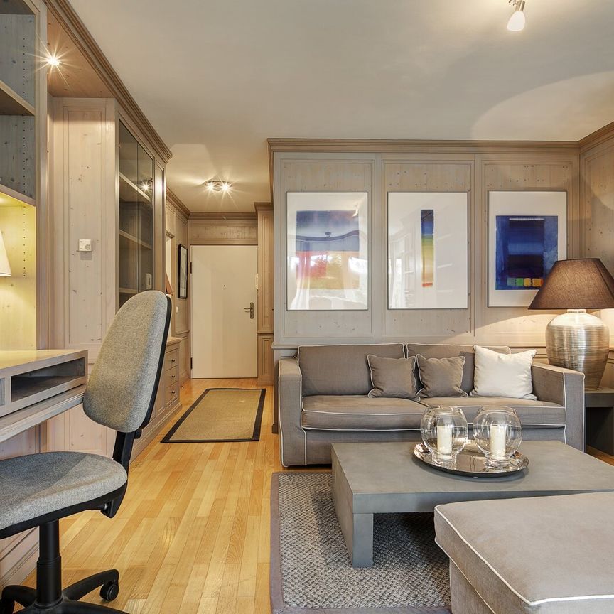 Elegant 2-room apartment with south-facing terrace - Photo 1