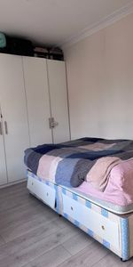 Room in a Shared Flat, Melrose Road, HA5 - Photo 4