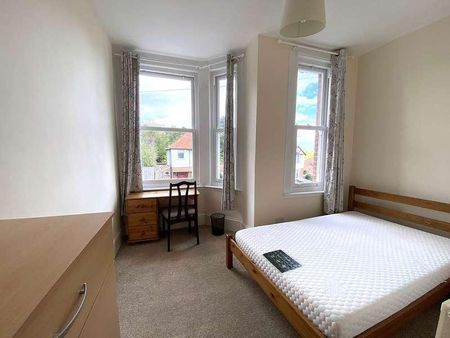 St Thomas Hill, Canterbury, CT2 - Photo 4