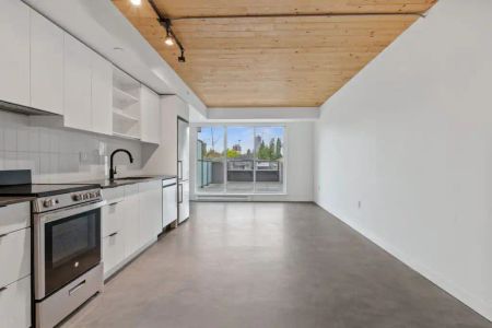 Main & 41st Apartments — 0 Bedroom 1 Bathroom - Photo 4