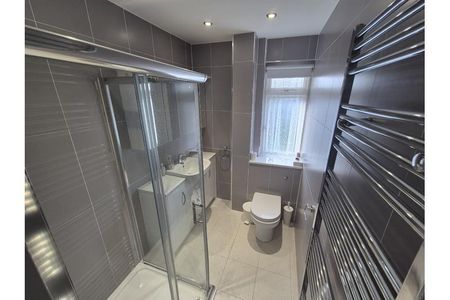 2 bedroom property to rent - Photo 4