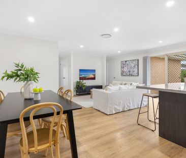 8 Harcourt Parade, Macquarie Hills NSW 2285 - House For Rent | Domain - Photo 3