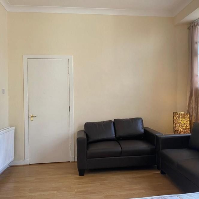 3 bedroom flat to rent - Photo 1