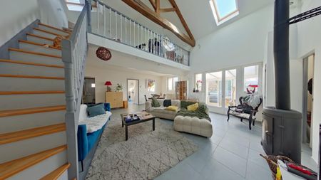 Location Maison 4 pièces 115m² ST GEORGES LES BAILLARGEAUX 86130 - Photo 2