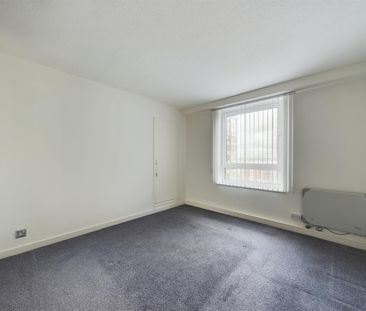 The Cliff, Wallasey, 2 bedroom, Flat - Purpose Built - Photo 5