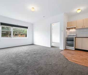 One Bedroom Security Apartment - Photo 2