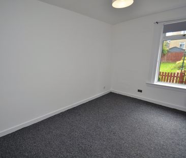 3 bed flat to rent in Colinslie Road, Glasgow, G53 - Photo 5