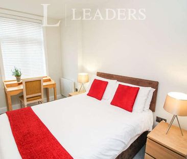 Warwick Corner, Kenilworth, CV8 - Photo 5