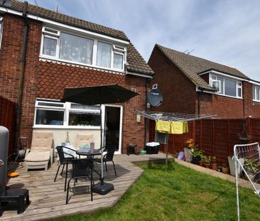 3 bedroom semi-detached house to rent - Photo 4