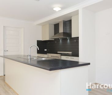 Stunning 4-Bedroom Home in Doreen - Photo 3