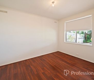 FAMILY HOME IN A CONVENIENT LOCATION - Photo 2