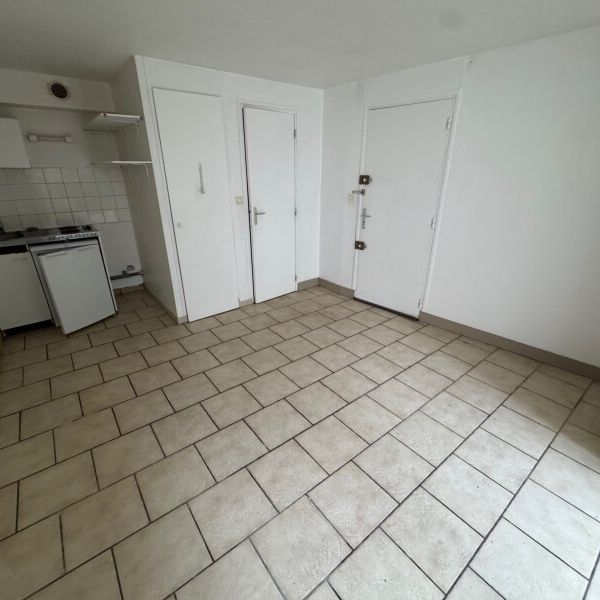 Location Appartement 1 Pièce 15 m² - Photo 1